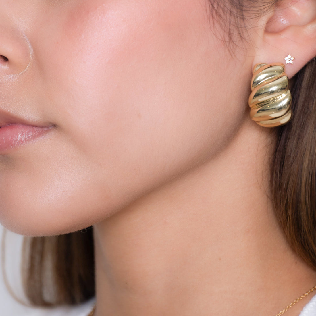 CHUNKY CROISSANT EARRING